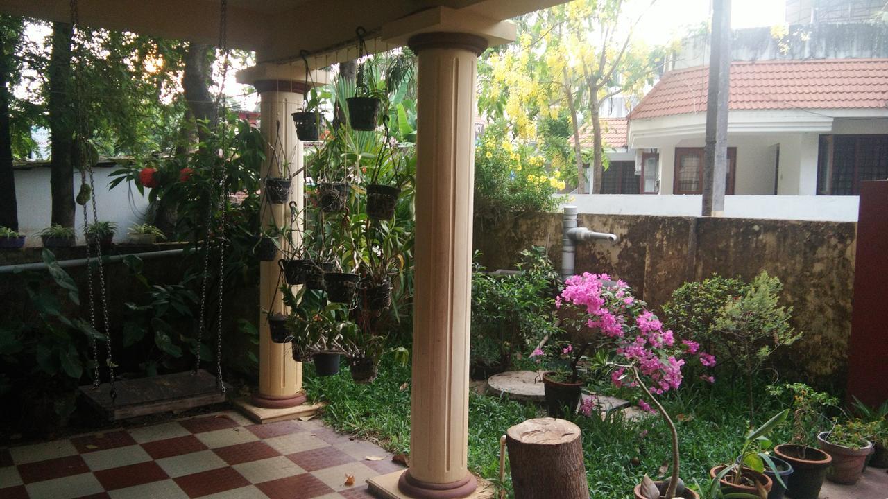 Lazar Residency Homestay Kochi エクステリア 写真