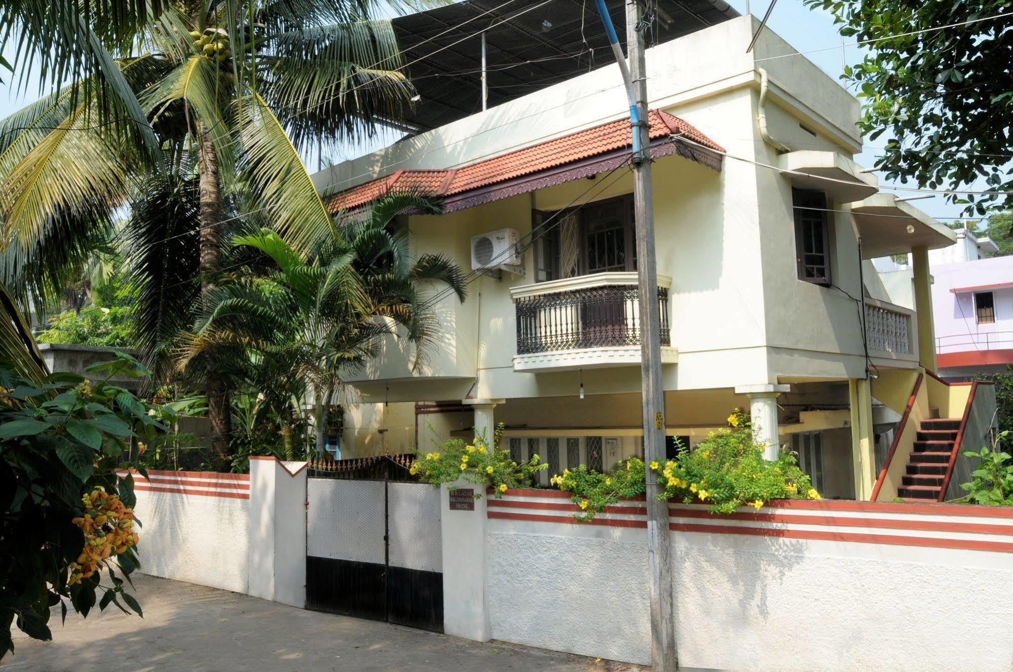 Lazar Residency Homestay Kochi エクステリア 写真
