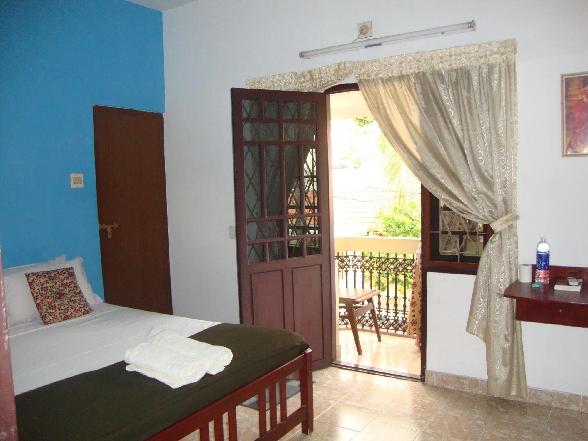 Lazar Residency Homestay Kochi エクステリア 写真
