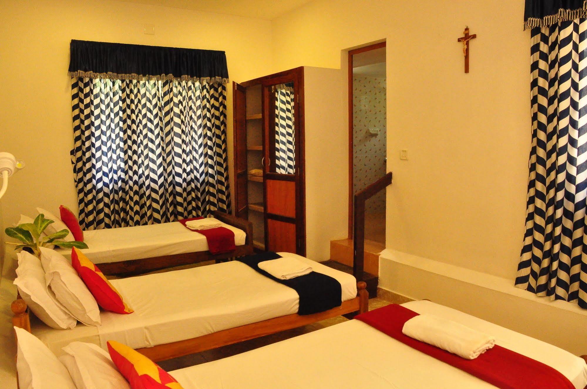 Lazar Residency Homestay Kochi エクステリア 写真